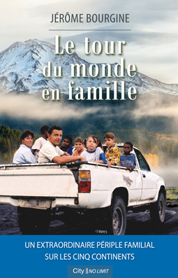 Couv Le tour du monde en famille